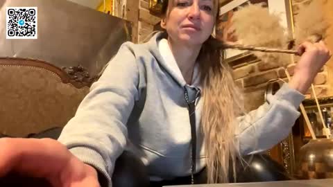 Olena online show from November 2025 08:53:01 PM