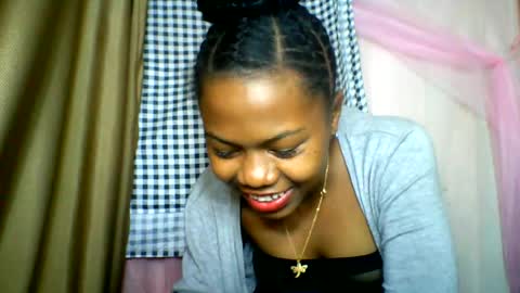 Snapshot of lara_belle chatting on June 2026 06:29:02 PM lara_belle online show from June 2026 06:29:02 PM