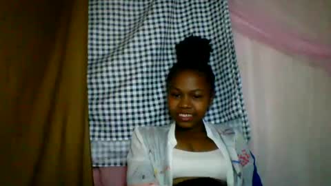 Snapshot of lara_belle chatting on July 2026 10:21:02 AM lara_belle online show from July 2026 10:21:02 AM