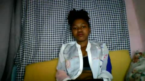 Snapshot of lara_belle chatting on July 2026 08:21:01 AM lara_belle online show from July 2026 08:21:01 AM