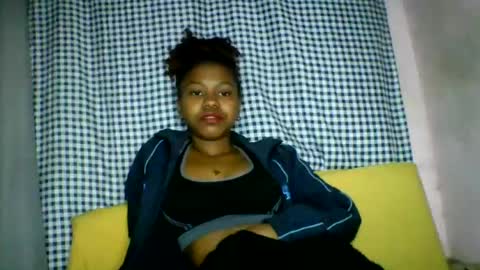 Snapshot of lara_belle chatting on July 2026 07:39:01 PM lara_belle online show from July 2026 07:39:01 PM