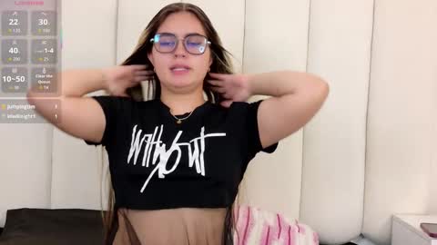 lara_duarte online show from November 2025 01:32:02 PM