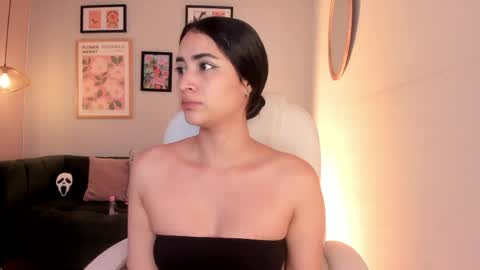 Snapshot of lara_madisson chatting on May 2026 06:52:01 AM Lara Madisson online show from May 2026 06:52:01 AM