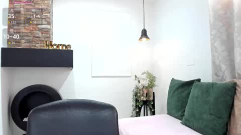      700  200   online show from November 2025 07:45:02 PM