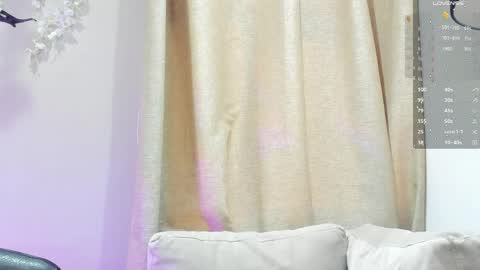      700  200   online show from April 2026 12:02:01 PM