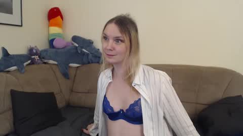 Lara online show from January 2025 07:40:01 PM