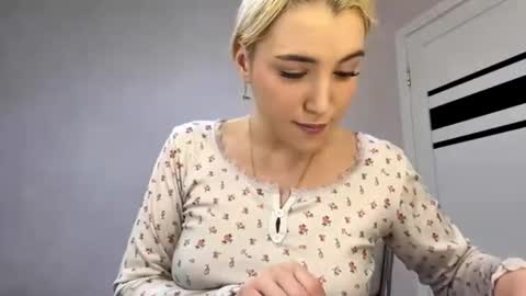 Tracy online show from April 2026 09:39:01 PM