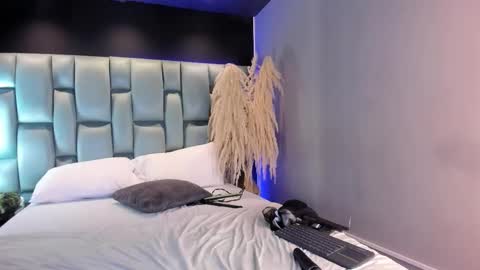 Lara online show from February 2026 07:03:02 PM