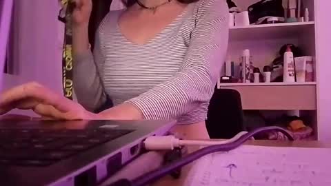 larafox22 online show from April 2026 08:57:01 PM