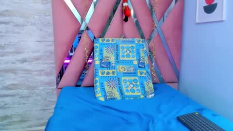 Snapshot of laramurphy chatting on December 2024 01:02:02 AM Lara Murphy online show from December 2024 01:02:02 AM