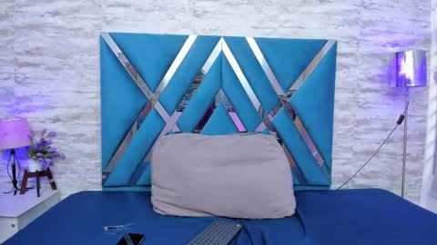 Snapshot of laramurphy chatting on February 2025 09:41:02 PM Lara Murphy online show from February 2025 09:41:02 PM