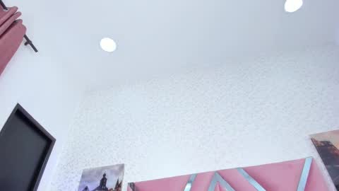 Snapshot of laramurphy chatting on September 2025 07:35:01 PM Lara Murphy online show from September 2025 07:35:01 PM