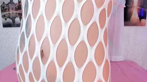 Snapshot of laramurphy chatting on October 2025 03:03:02 AM Lara Murphy online show from October 2025 03:03:02 AM