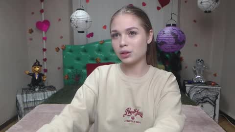 Snapshot of larapika chatting on November 2025 06:07:02 PM LaraPika online show from November 2025 06:07:02 PM