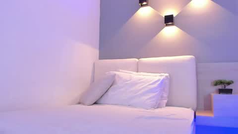 Snapshot of laravillalobos chatting on September 2025 11:28:01 PM Laura online show from September 2025 11:28:01 PM