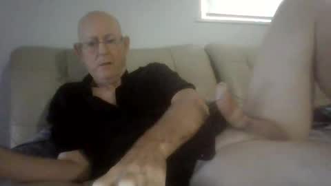 Snapshot of largerthan chatting on June 2026 10:32:01 PM largerthan- say hi on entry online show from June 2026 10:32:01 PM