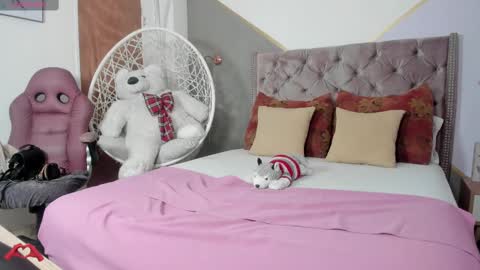 laris_park online show from December 2024 04:20:02 AM