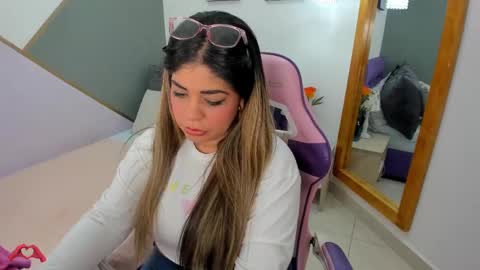 laris_park online show from December 2024 10:47:02 PM