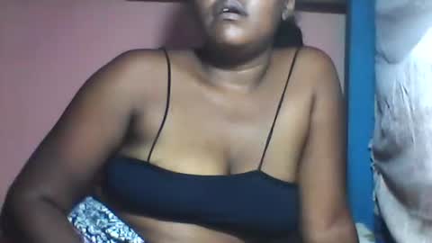 Larissa online show from April 2026 05:49:01 AM