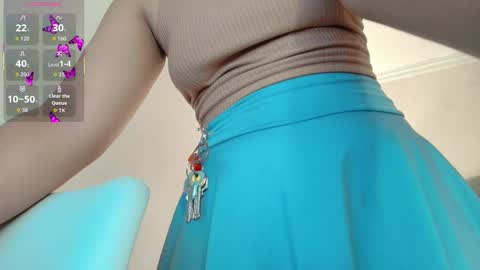 Snapshot of larissalove_doll chatting on October 2025 12:18:01 AM Larissas online show from October 2025 12:18:01 AM