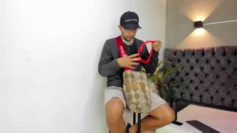 LARRY online show from January 2026 12:20:01 PM