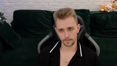 Snapshot of larstar01 chatting on December 2024 04:32:02 AM Lars online show from December 2024 04:32:02 AM