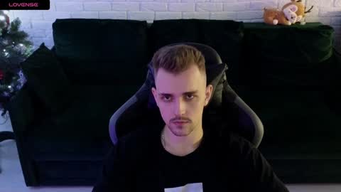 Snapshot of larstar01 chatting on December 2024 03:36:02 AM Lars online show from December 2024 03:36:02 AM