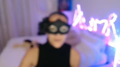 Auri online show from June 2026 08:51:02 PM