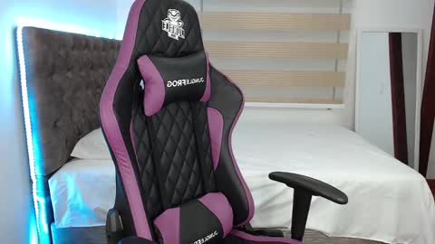 Snapshot of latam_ chatting on March 2025 07:05:02 AM YOUR BABY online show from March 2025 07:05:02 AM