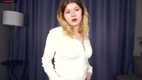 Snapshot of latanyabarthel chatting on November 2025 05:46:01 PM Jay online show from November 2025 05:46:01 PM