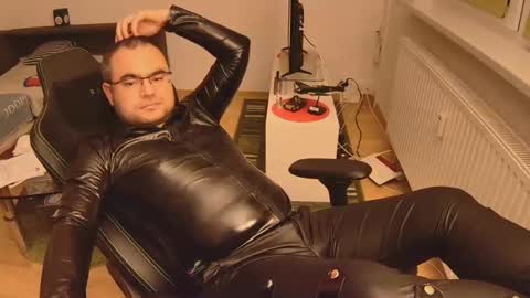 Snapshot of latexboy893 chatting on November 2025 12:00:01 AM latexboy893 online show from November 2025 12:00:01 AM