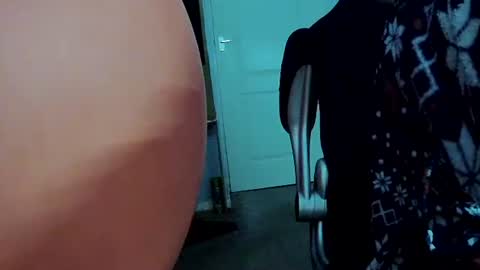 Snapshot of latexchris77 chatting on December 2024 11:05:02 AM latexchris77 online show from December 2024 11:05:02 AM