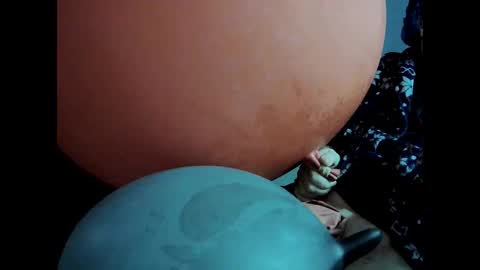 Snapshot of latexchris77 chatting on December 2024 10:18:02 AM latexchris77 online show from December 2024 10:18:02 AM