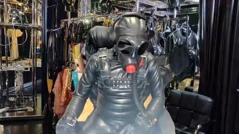 latexlover202 online show from November 2025 09:27:01 PM