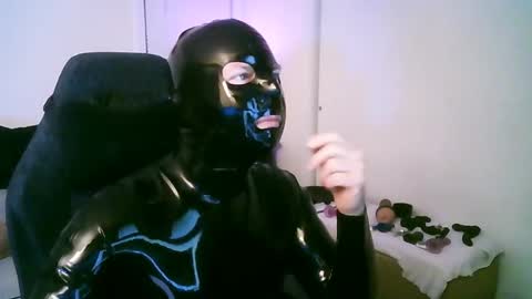 latexminheadroom online show from April 2026 01:05:01 AM