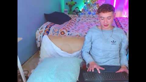 Snapshot of latin_boysxxx_ chatting on November 2025 03:31:02 AM latin_boysxxx_ online show from November 2025 03:31:02 AM