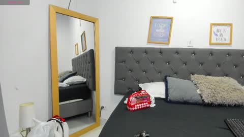 Snapshot of latin_couple20y chatting on July 2026 02:09:02 AM Johana y Santiago online show from July 2026 02:09:02 AM