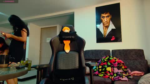 Snapshot of latin_couple77 chatting on February 2025 02:51:02 AM Sara y Andy online show from February 2025 02:51:02 AM