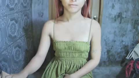 Latina online show from April 2026 10:43:02 PM