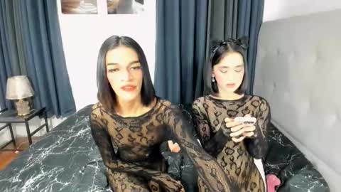 Snapshot of latina_goddes4uxxx chatting on November 2025 10:04:02 AM ask me online show from November 2025 10:04:02 AM