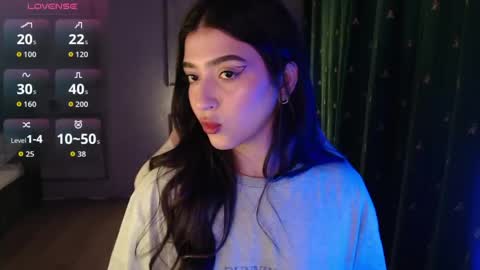 miiiiiiaaaa online show from April 2026 05:45:02 PM