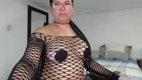 FLOR SALVAJE online show from November 2025 05:25:02 PM