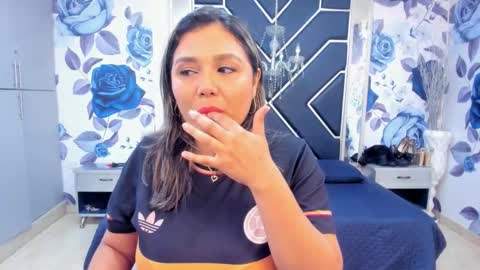 EMMA   online show from October 2025 02:51:01 PM