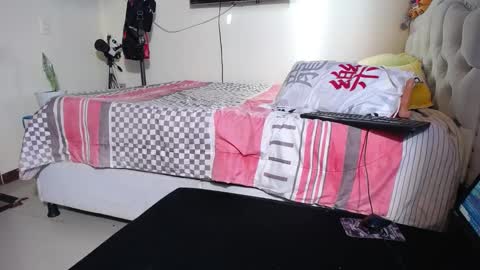 Snapshot of latinasexy_001 chatting on January 2025 09:39:02 PM LORENA online show from January 2025 09:39:02 PM