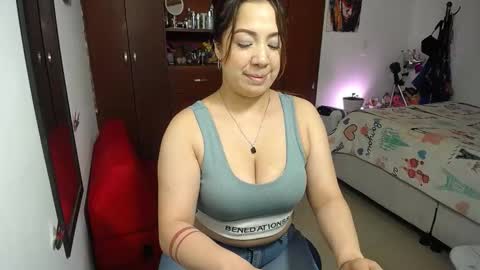 Snapshot of latinasexy_001 chatting on November 2025 09:25:01 PM LORENA online show from November 2025 09:25:01 PM