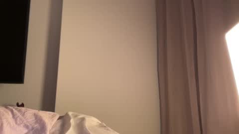 Hi -  online show from March 2026 02:04:01 AM