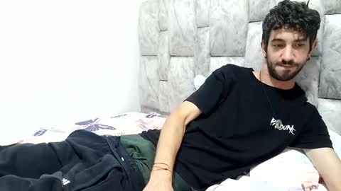 Snapshot of latinlustandfrenchkiss chatting on December 2025 03:52:01 PM latinlustandfrenchkiss online show from December 2025 03:52:01 PM