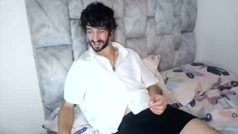latinlustandfrenchkiss online show from May 2026 09:05:02 PM