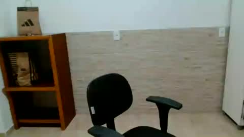 Snapshot of latinmarian chatting on June 2026 11:07:01 PM latinmarian online show from June 2026 11:07:01 PM