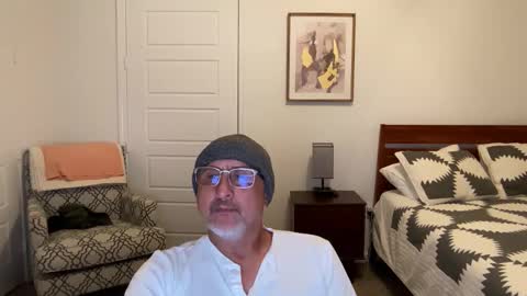 QS - INDEPENDENT MODEL online show from October 2025 05:40:01 AM